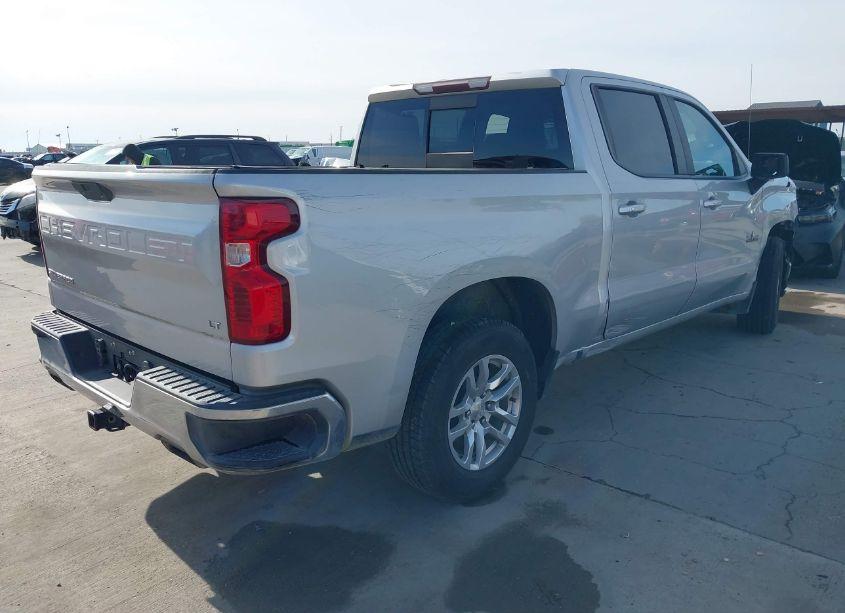 Photo 4 of 2019 Chevrolet Silverado 1500 LT (VIN 1GCUYDED8KZ136064)