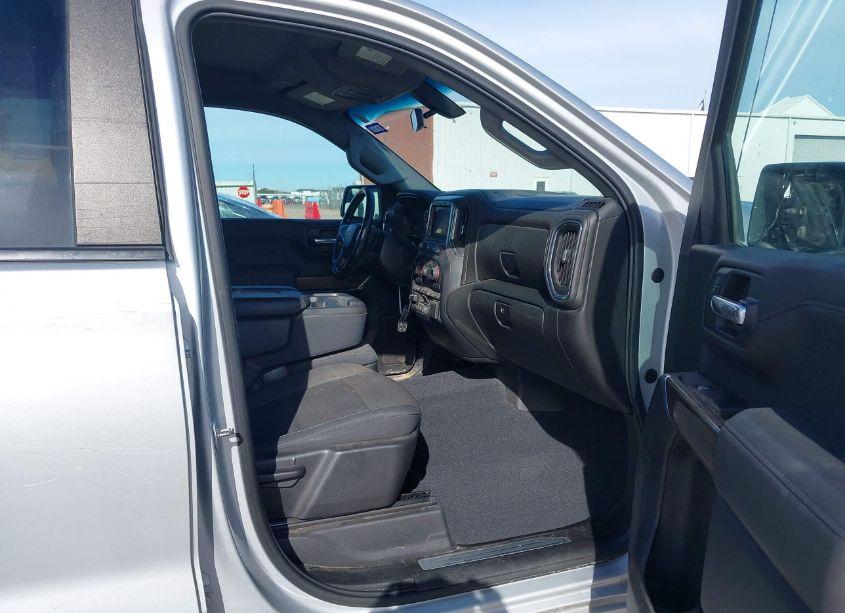 Photo 5 of 2019 Chevrolet Silverado 1500 LT (VIN 1GCUYDED8KZ136064)