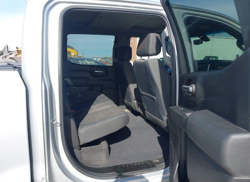 Photo 8 of 2019 Chevrolet Silverado 1500 LT (VIN 1GCUYDED8KZ136064)