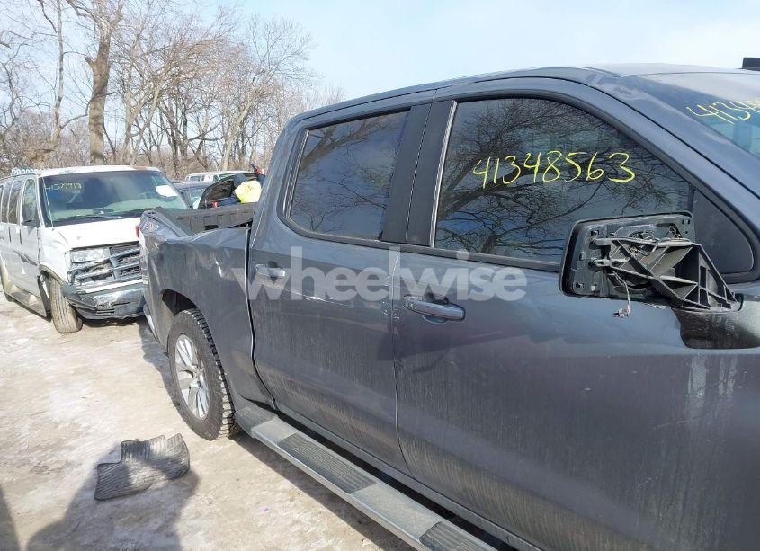 Photo 6 of 2019 Chevrolet Silverado 1500 LT (VIN 1GCUYDED8KZ160204)