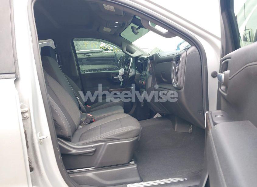 Photo 5 of 2021 Chevrolet Silverado 1500 4WD SHORT BED LT (VIN 1GCUYDED8MZ188894)