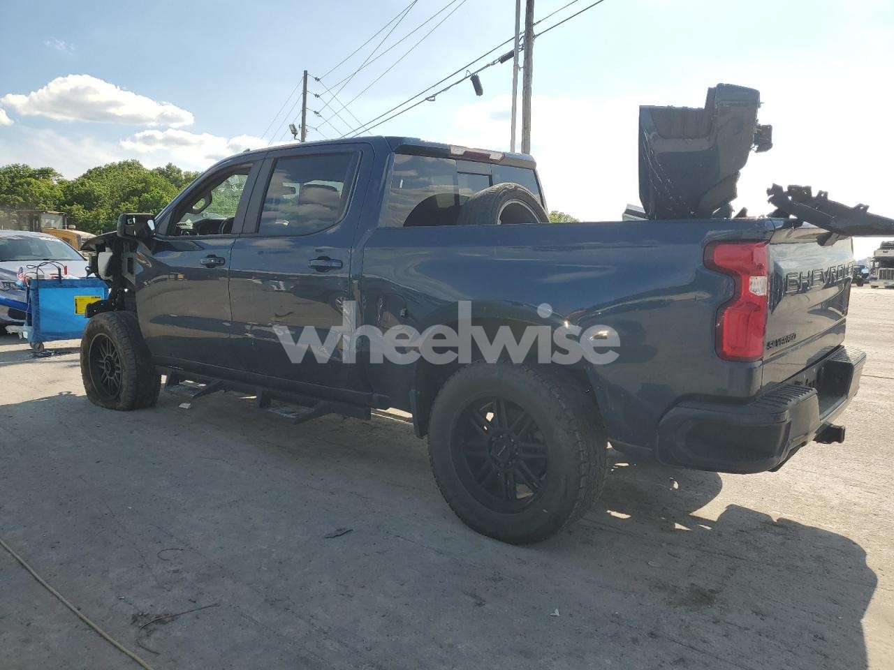 Photo 2 of 2021 CHEVROLET SILVERADO K1500 RST (VIN 1GCUYDED8MZ245689)
