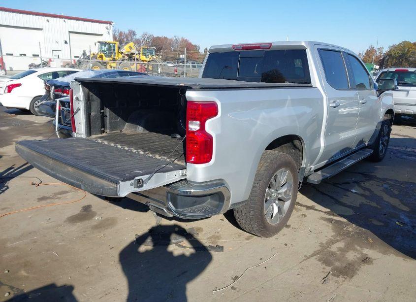 Photo 4 of 2021 Chevrolet Silverado 1500 4WD SHORT BED LT (VIN 1GCUYDED8MZ259639)
