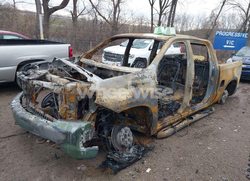 Photo 2 of 2019 Chevrolet Silverado 1500 LT (VIN 1GCUYDED9KZ142195)