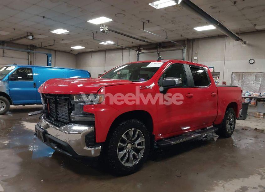 Photo 2 of 2019 Chevrolet Silverado 1500 LT (VIN 1GCUYDED9KZ359052)