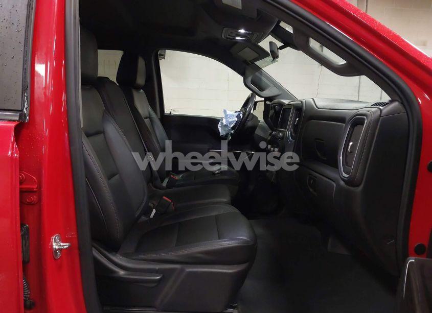 Photo 5 of 2019 Chevrolet Silverado 1500 LT (VIN 1GCUYDED9KZ359052)