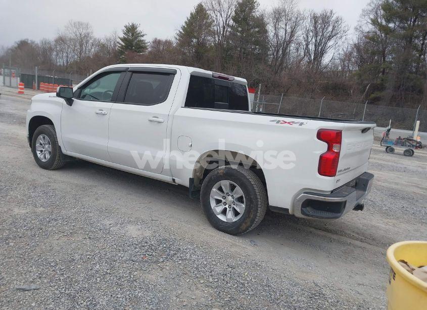 Photo 3 of 2020 Chevrolet Silverado 1500 4WD SHORT BED LT (VIN 1GCUYDED9LZ192421)