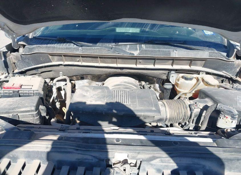 Photo 10 of 2019 Chevrolet Silverado 1500 LT (VIN 1GCUYDEDXKZ115491)