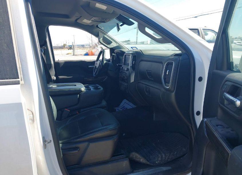 Photo 5 of 2019 Chevrolet Silverado 1500 LT (VIN 1GCUYDEDXKZ115491)