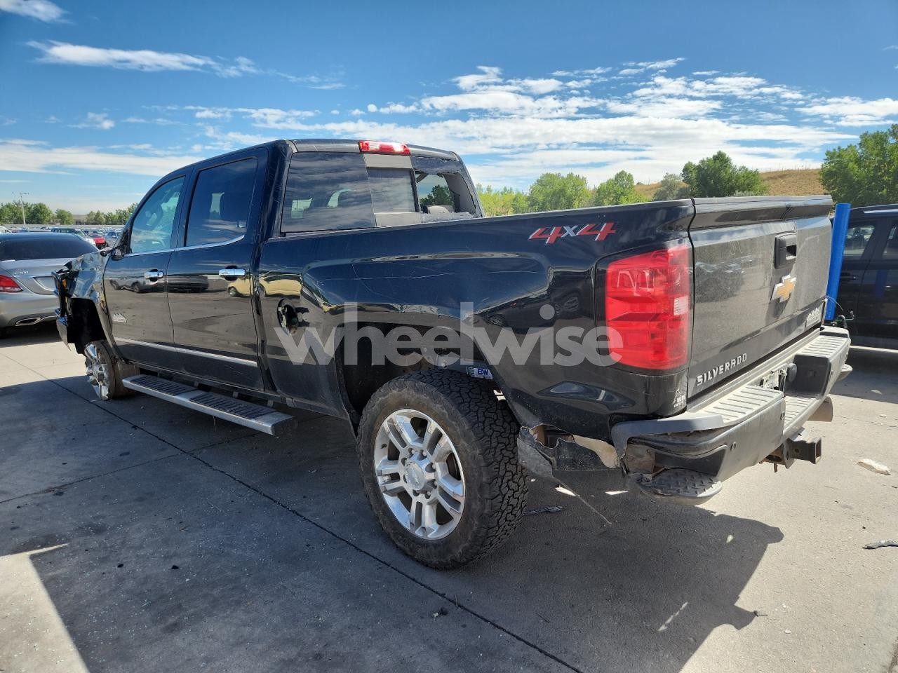 Photo 2 of 2019 CHEVROLET SILVERADO K2500 HIGH COUNTRY (VIN 1GCUYDEDXKZ127155)