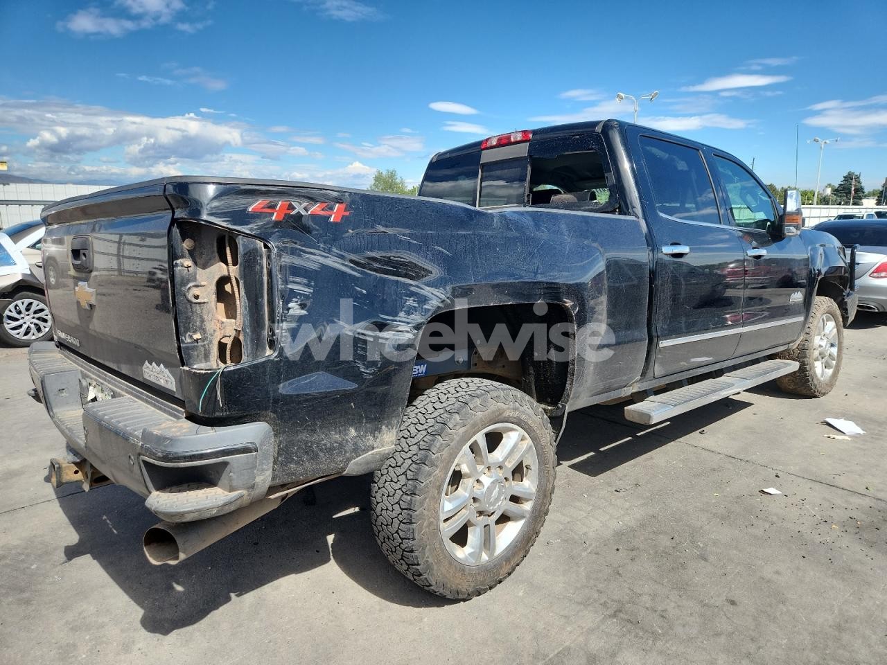 Photo 3 of 2019 CHEVROLET SILVERADO K2500 HIGH COUNTRY (VIN 1GCUYDEDXKZ127155)