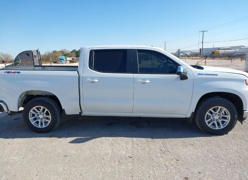 Photo 13 of 2019 Chevrolet Silverado 1500 LT (VIN 1GCUYDEDXKZ158230)