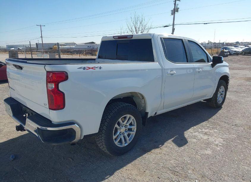 Photo 4 of 2019 Chevrolet Silverado 1500 LT (VIN 1GCUYDEDXKZ158230)