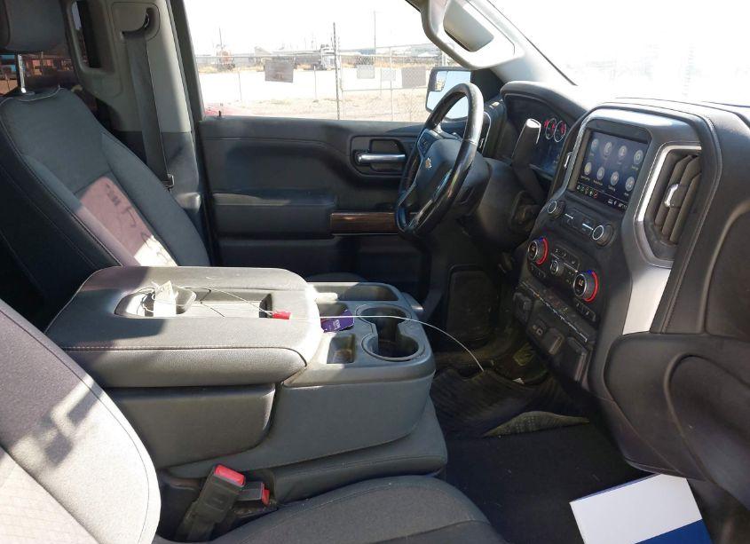 Photo 5 of 2019 Chevrolet Silverado 1500 LT (VIN 1GCUYDEDXKZ158230)