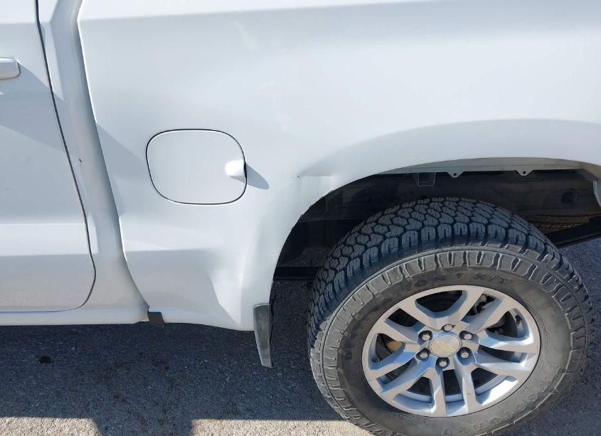 Photo 6 of 2019 Chevrolet Silverado 1500 LT (VIN 1GCUYDEDXKZ158230)