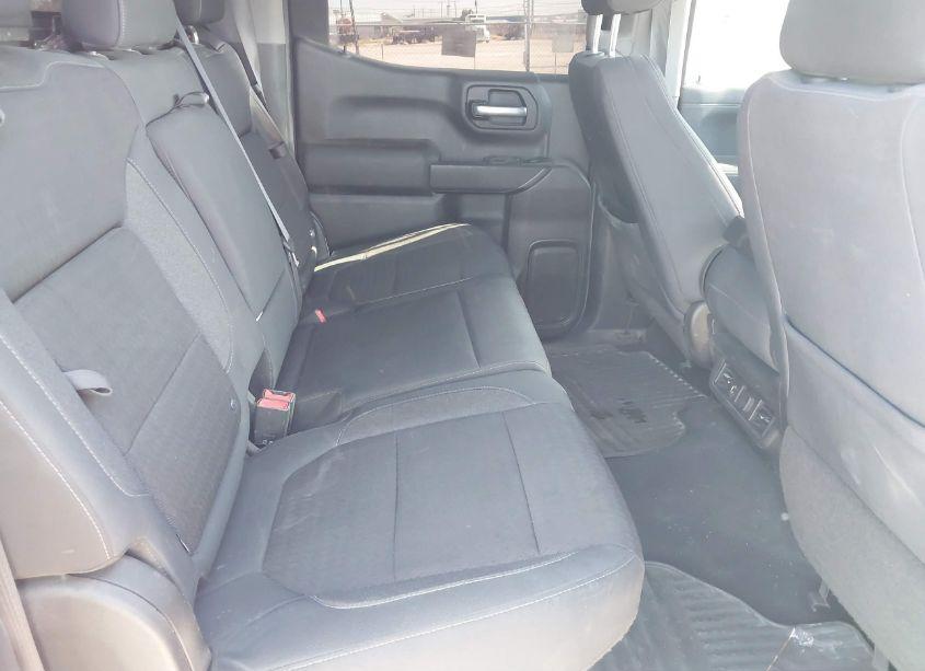 Photo 8 of 2019 Chevrolet Silverado 1500 LT (VIN 1GCUYDEDXKZ158230)