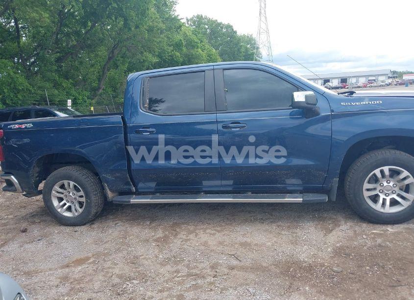 Photo 13 of 2019 Chevrolet Silverado 1500 LT (VIN 1GCUYDEDXKZ300611)