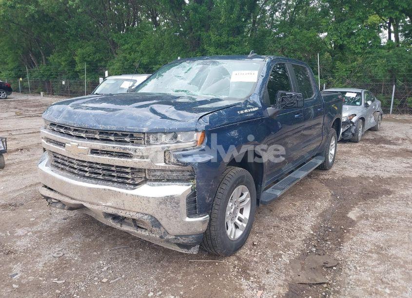 Photo 2 of 2019 Chevrolet Silverado 1500 LT (VIN 1GCUYDEDXKZ300611)