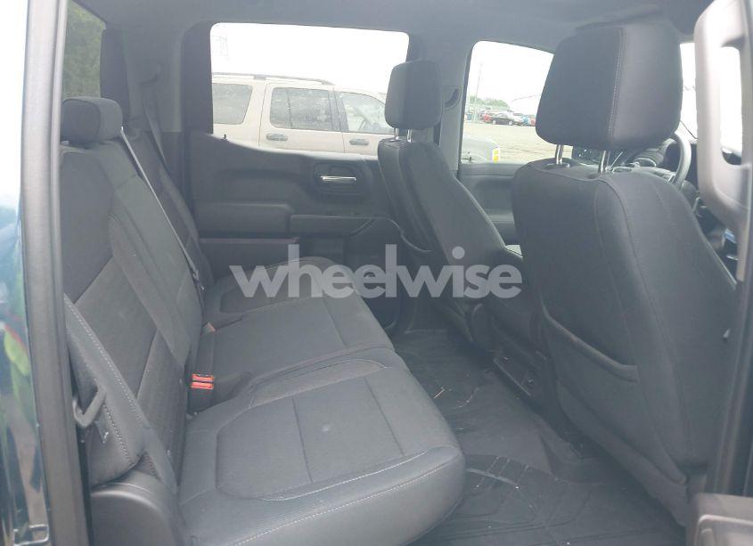 Photo 8 of 2019 Chevrolet Silverado 1500 LT (VIN 1GCUYDEDXKZ300611)