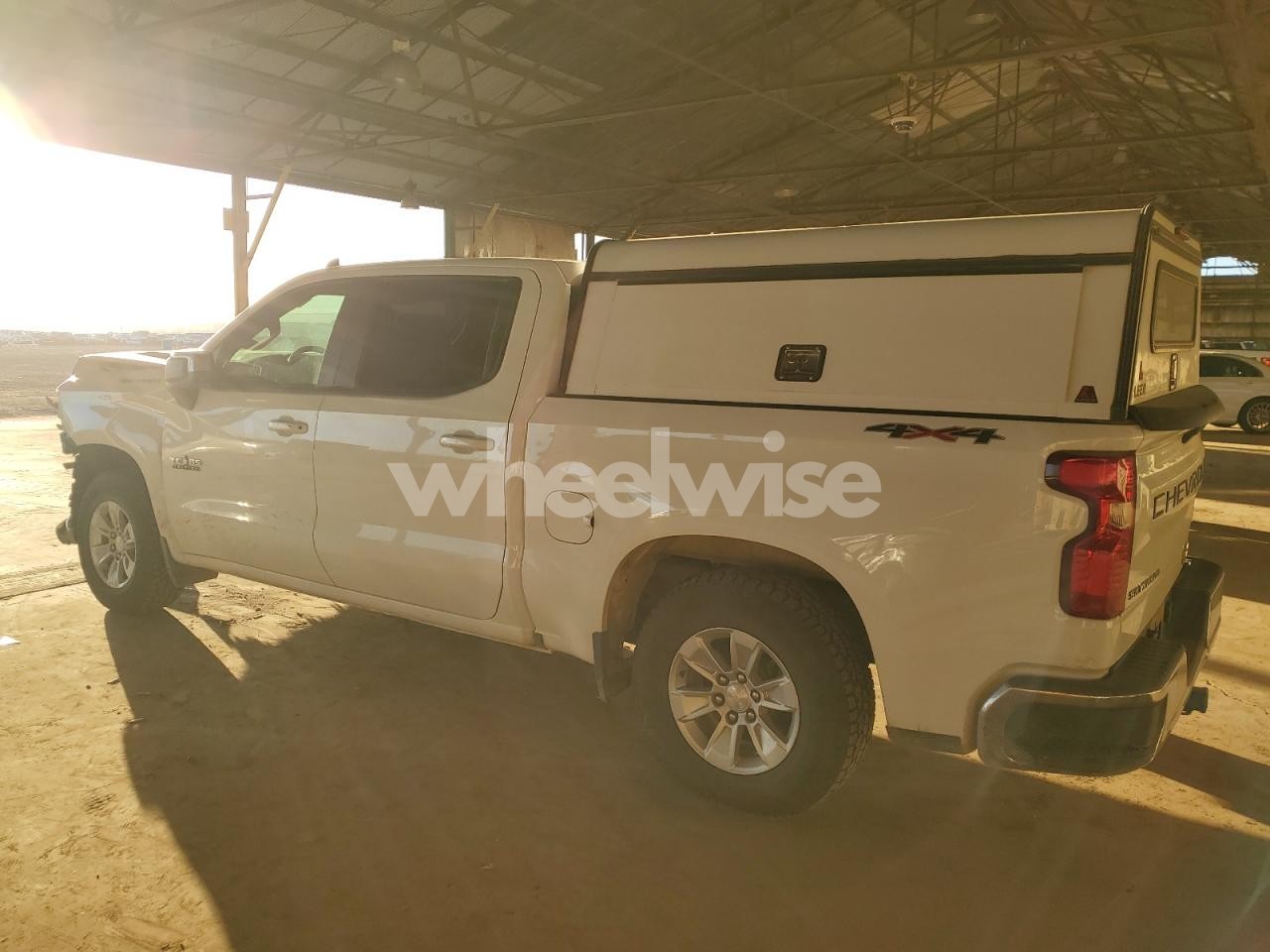 Photo 2 of 2022 CHEVROLET SILVERADO LTD K1500 LT N/A (VIN 1GCUYDET8NZ170100)