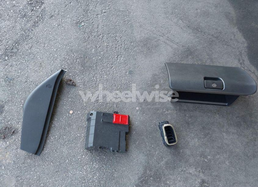 Photo 11 of 2019 Chevrolet Silverado 1500 RST (VIN 1GCUYEED2KZ127673)