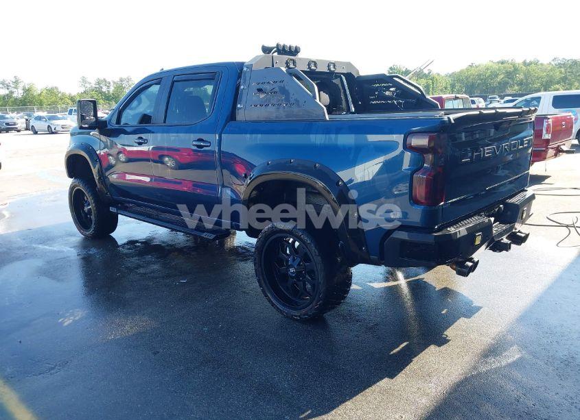 Photo 3 of 2019 Chevrolet Silverado 1500 RST (VIN 1GCUYEED2KZ127673)