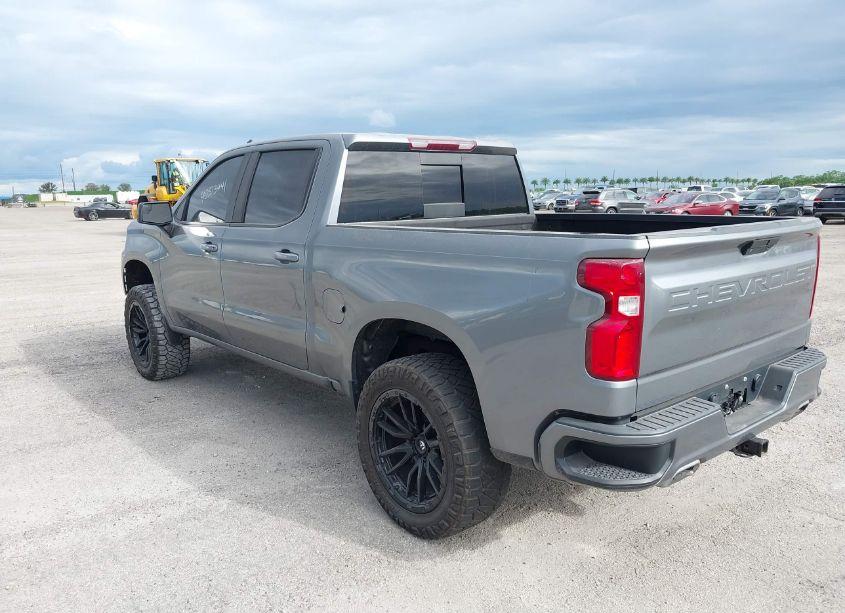 Photo 3 of 2021 Chevrolet Silverado 1500 4WD SHORT BED RST (VIN 1GCUYEED2MZ162099)