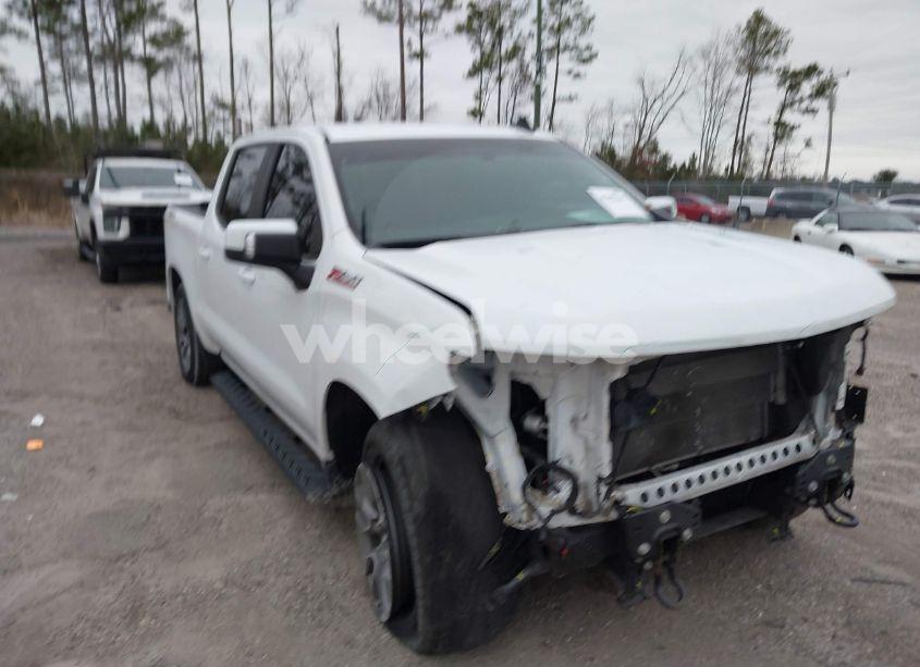 2020 Chevrolet Silverado 1500 4WD SHORT BED RST (VIN 1GCUYEED3LZ177032) main photo