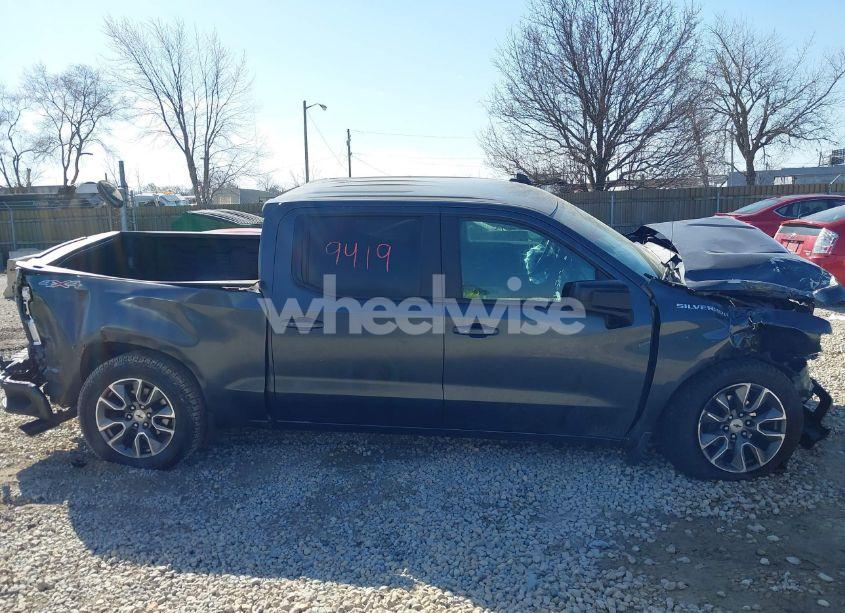 Photo 13 of 2021 Chevrolet Silverado 1500 4WD SHORT BED RST (VIN 1GCUYEED3MZ206482)