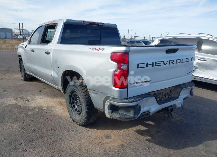 Photo 3 of 2021 Chevrolet Silverado 1500 4WD SHORT BED RST (VIN 1GCUYEED3MZ387311)