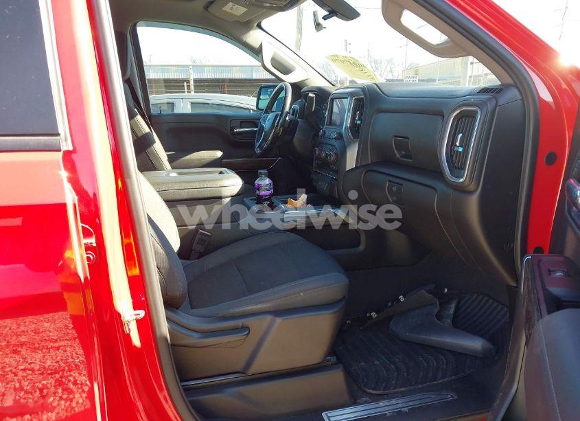 Photo 5 of 2019 Chevrolet Silverado 1500 RST (VIN 1GCUYEED4KZ144829)