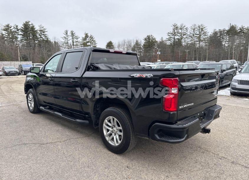 Photo 3 of 2020 Chevrolet Silverado K1500 RST (VIN 1GCUYEED4LZ336866)
