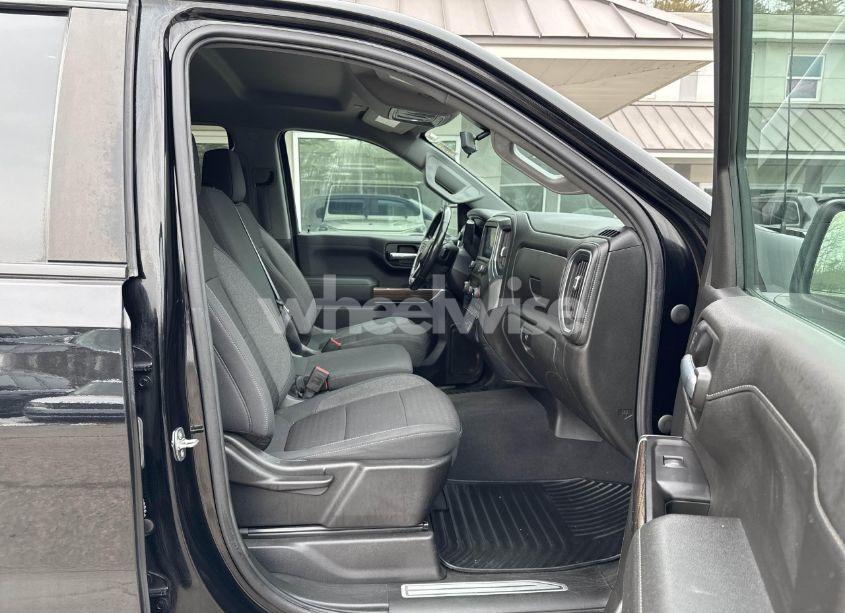 Photo 5 of 2020 Chevrolet Silverado K1500 RST (VIN 1GCUYEED4LZ336866)