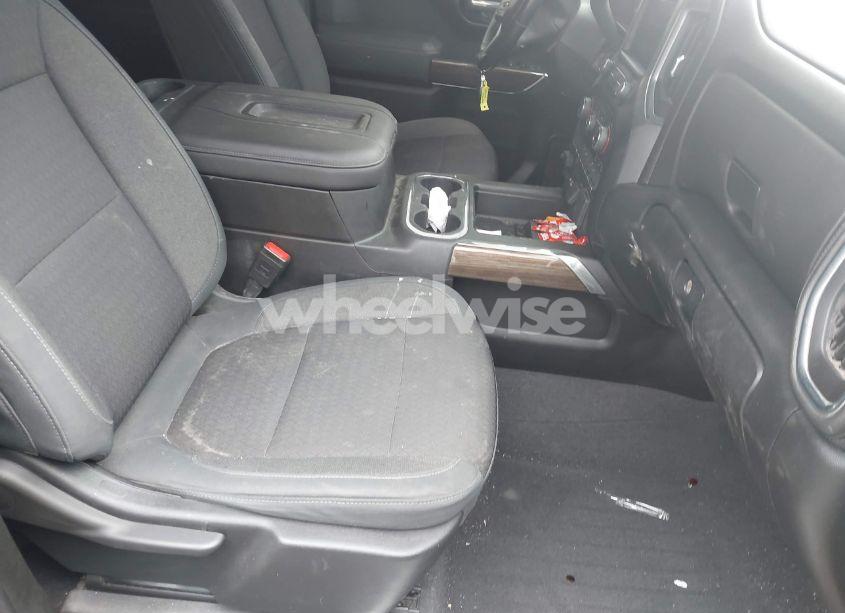 Photo 5 of 2019 Chevrolet Silverado 1500 RST (VIN 1GCUYEED5KZ216511)