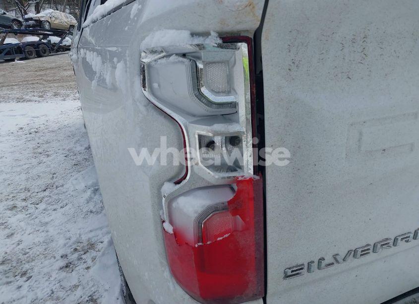 Photo 6 of 2019 Chevrolet Silverado 1500 RST (VIN 1GCUYEED7KZ357192)