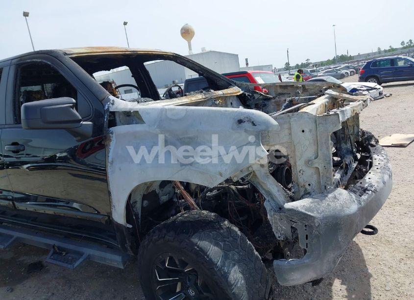 Photo 12 of 2019 Chevrolet Silverado 1500 RST (VIN 1GCUYEED8KZ348906)