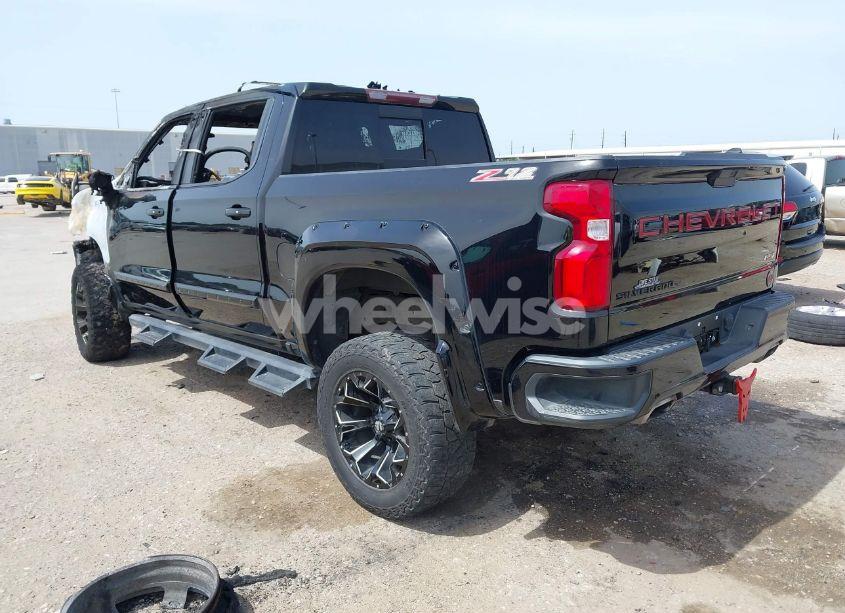 Photo 3 of 2019 Chevrolet Silverado 1500 RST (VIN 1GCUYEED8KZ348906)