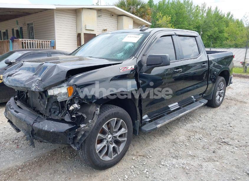 Photo 2 of 2019 Chevrolet Silverado 1500 RST (VIN 1GCUYEED8KZ353538)