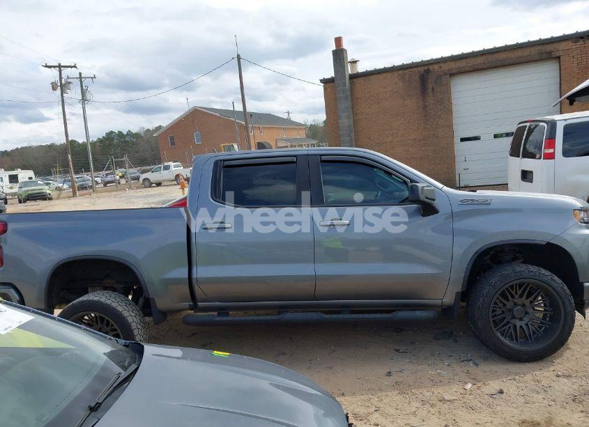 Photo 13 of 2021 Chevrolet Silverado 1500 4WD SHORT BED RST (VIN 1GCUYEED8MZ430721)