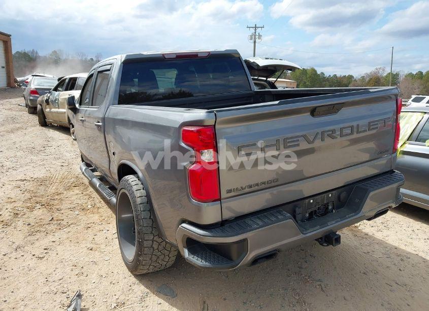 Photo 3 of 2021 Chevrolet Silverado 1500 4WD SHORT BED RST (VIN 1GCUYEED8MZ430721)