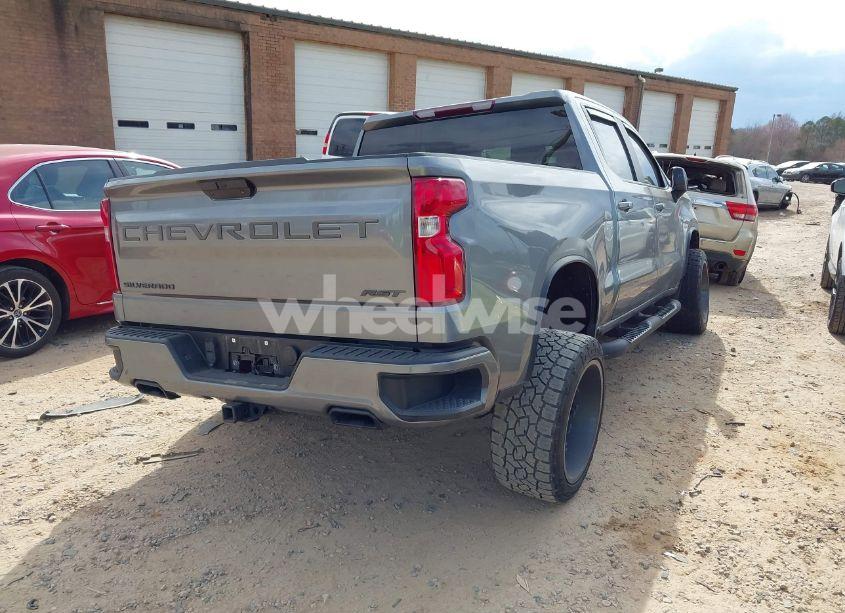 Photo 4 of 2021 Chevrolet Silverado 1500 4WD SHORT BED RST (VIN 1GCUYEED8MZ430721)