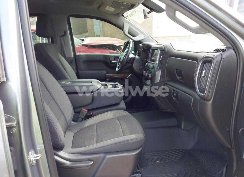 Photo 5 of 2021 Chevrolet Silverado 1500 4WD SHORT BED RST (VIN 1GCUYEED8MZ430721)