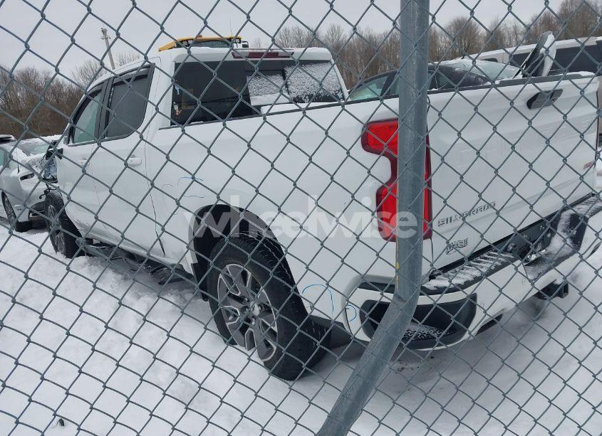 Photo 3 of 2019 Chevrolet Silverado 1500 RST (VIN 1GCUYEED9KZ158323)