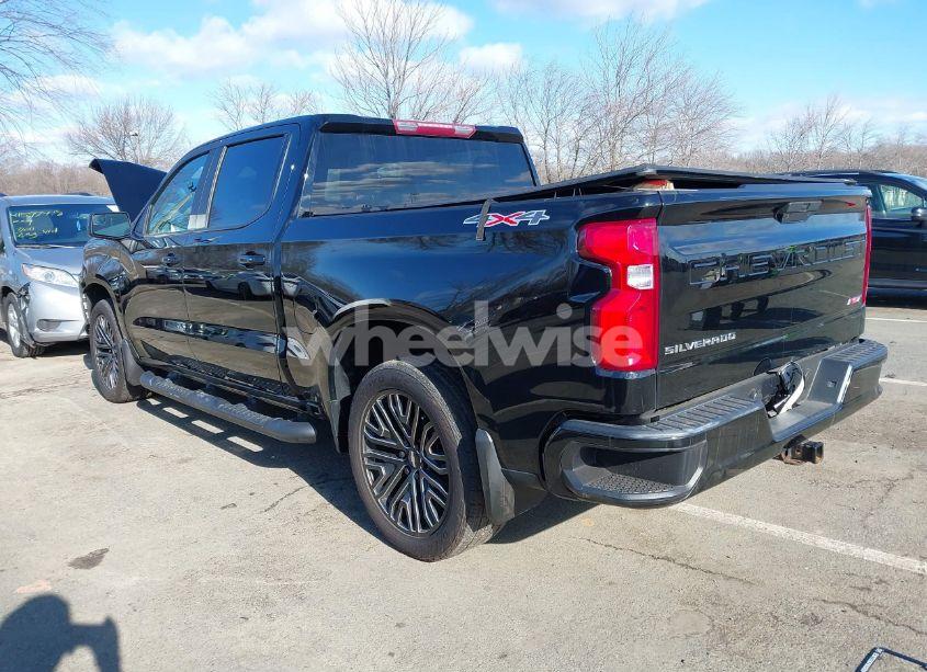 Photo 3 of 2019 Chevrolet Silverado 1500 RST (VIN 1GCUYEEDXKZ113553)