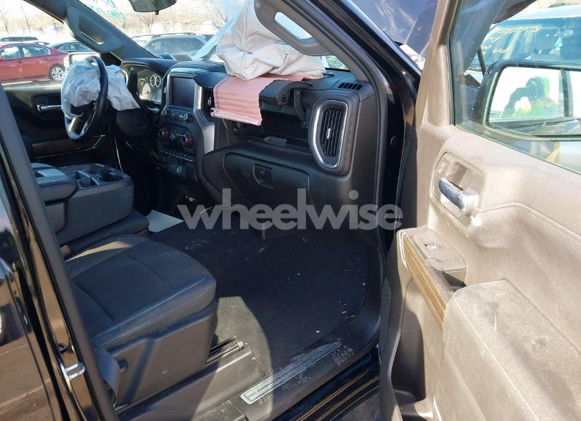 Photo 5 of 2019 Chevrolet Silverado 1500 RST (VIN 1GCUYEEDXKZ113553)