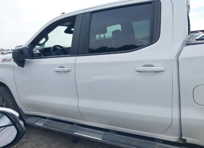 Photo 15 of 2020 Chevrolet Silverado 1500 4WD SHORT BED RST (VIN 1GCUYEEDXLZ304309)