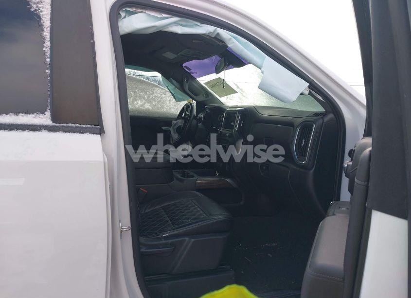 Photo 5 of 2021 Chevrolet Silverado 1500 (VIN 1GCUYEEDXMZ203577)