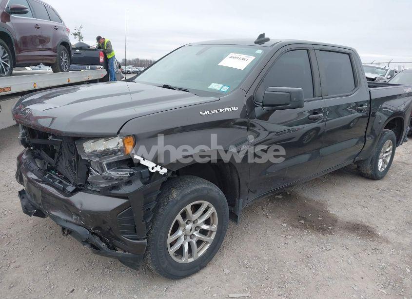 Photo 2 of 2021 Chevrolet Silverado 1500 4WD SHORT BED RST (VIN 1GCUYEEDXMZ387645)