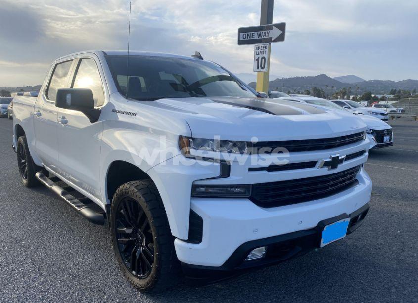 2020 Chevrolet Silverado 1500 4WD SHORT BED RST (VIN 1GCUYEEL8LZ230024) main photo