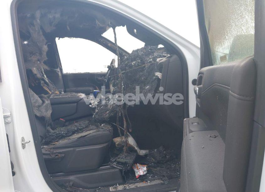 Photo 5 of 2020 Chevrolet Silverado 1500 4WD SHORT BED RST/4WD STANDARD BED RST (VIN 1GCUYEET7LZ377385)